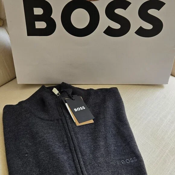 Brand New Hugo Boss Knit Gray Zip Up Men's Cardigan. Size Medium
